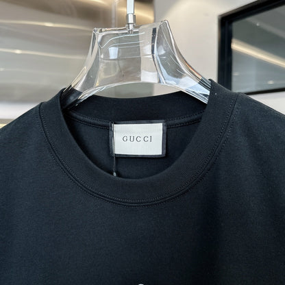 Einfaches bedrucktes T-Shirt