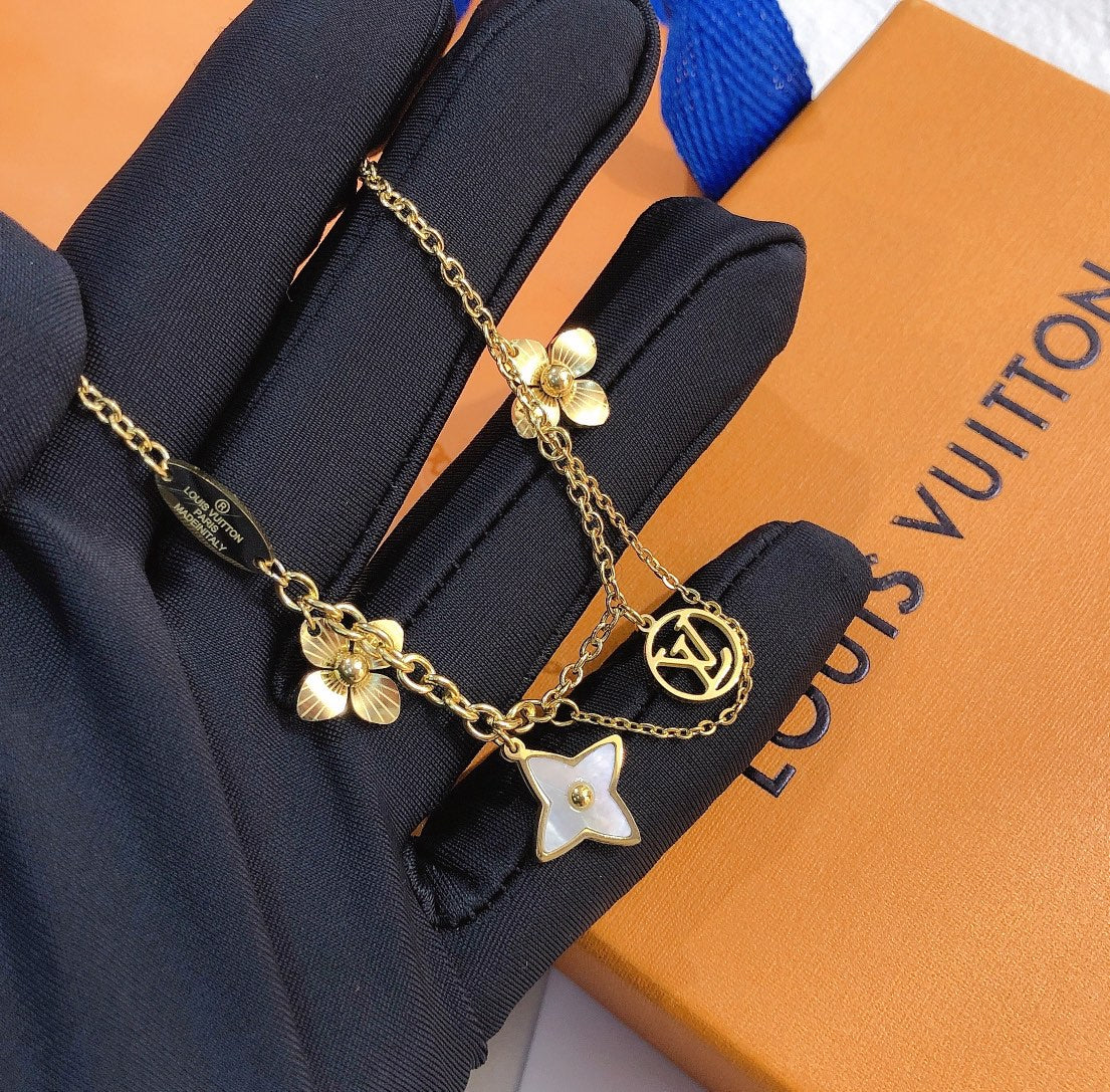 Modisches hohles Anhängerarmband