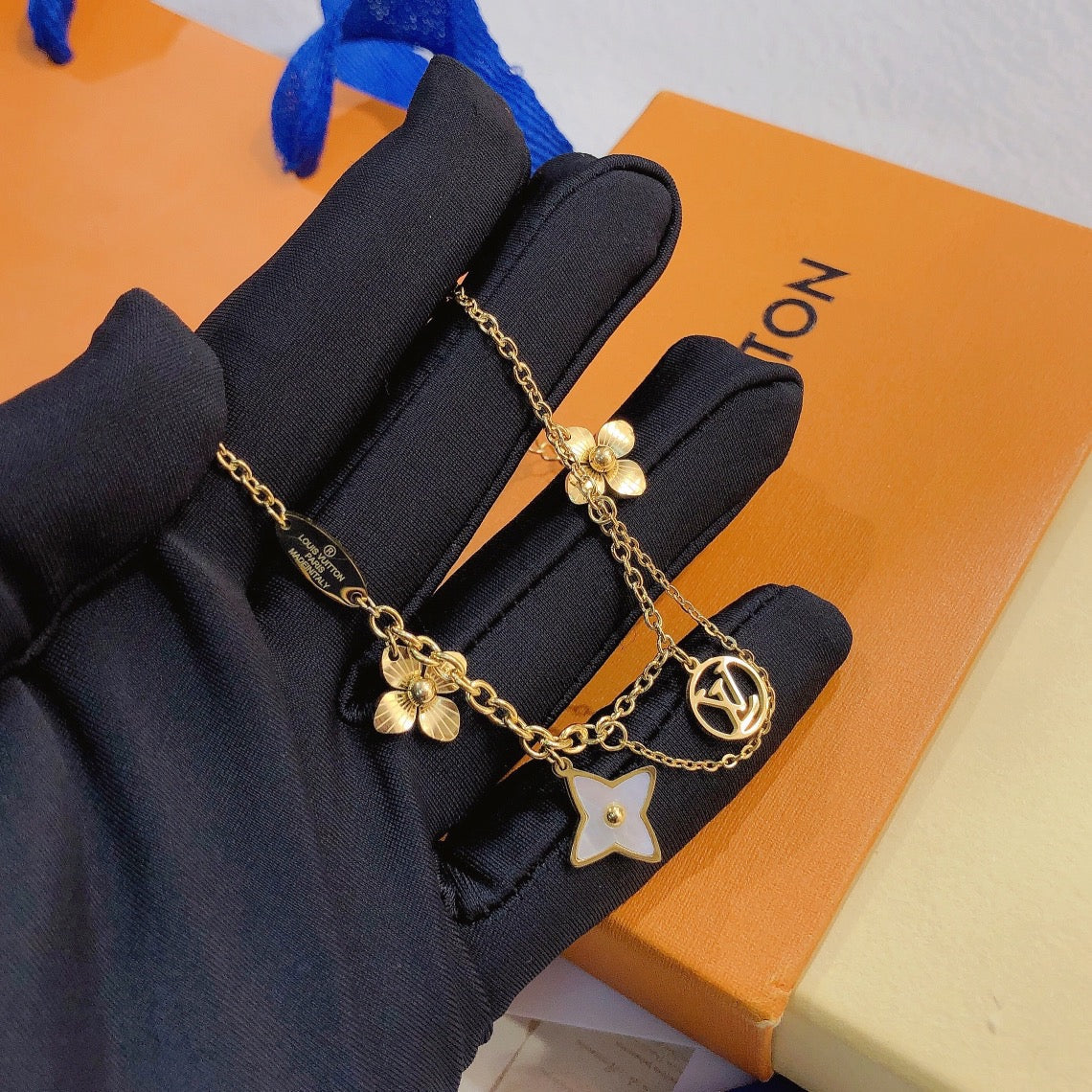 Modisches hohles Anhängerarmband