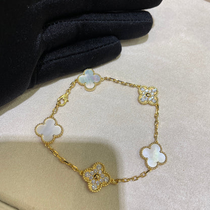 Luxuriöses Muschelklee-Armband