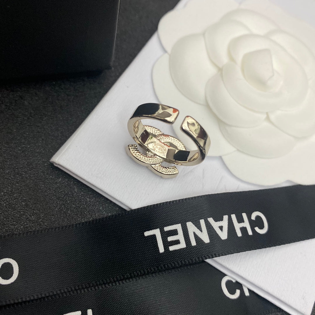 Funkelnder Diamant-Logo-offener Ring