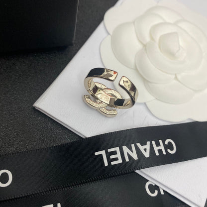 Funkelnder Diamant-Logo-offener Ring