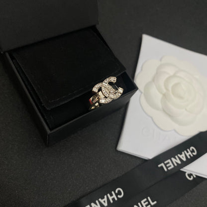 Funkelnder Diamant-Logo-offener Ring