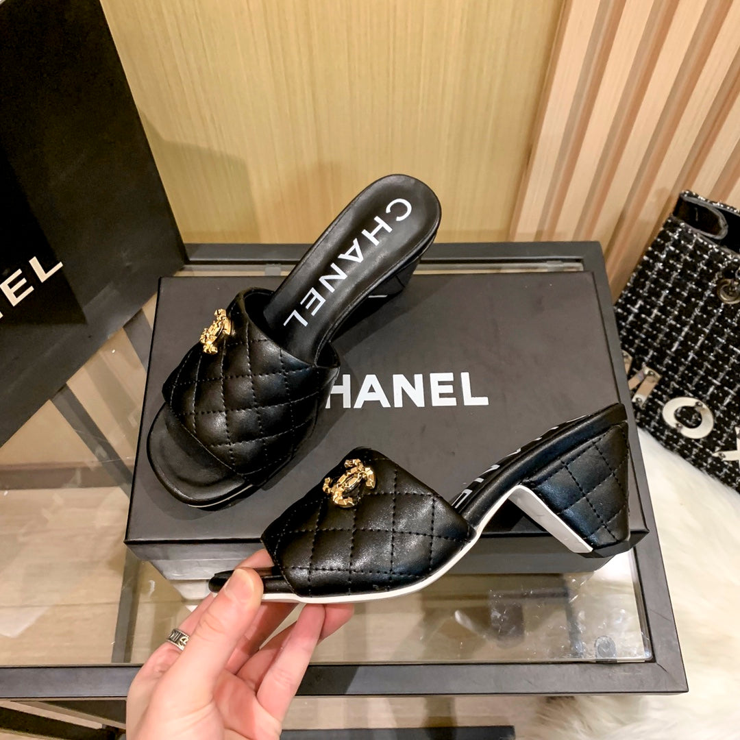 Diamantleder-Dreieck-Absatzschuhe