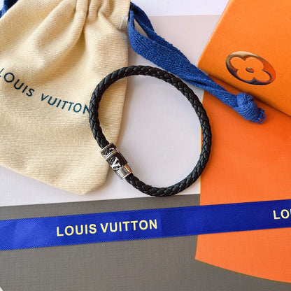 Klassisches schwarzes Lederarmband