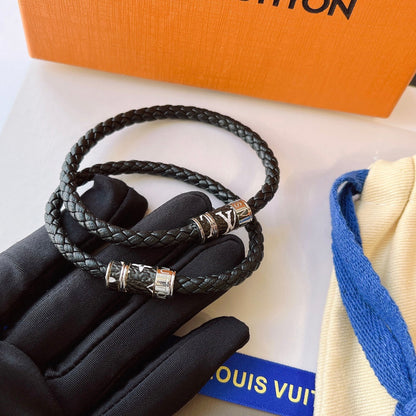 Klassisches schwarzes Lederarmband