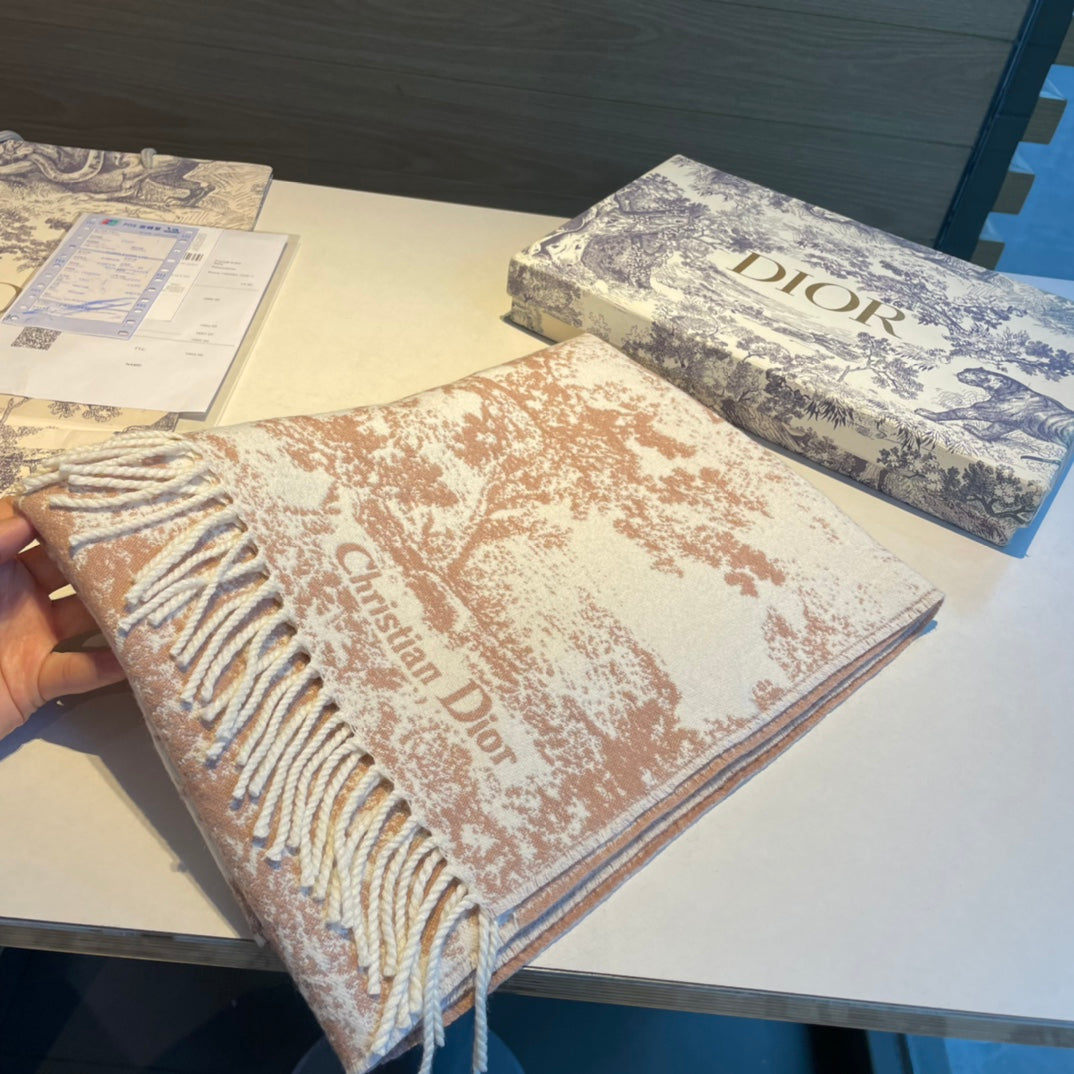 Schal mit Wald-Print und Quasten