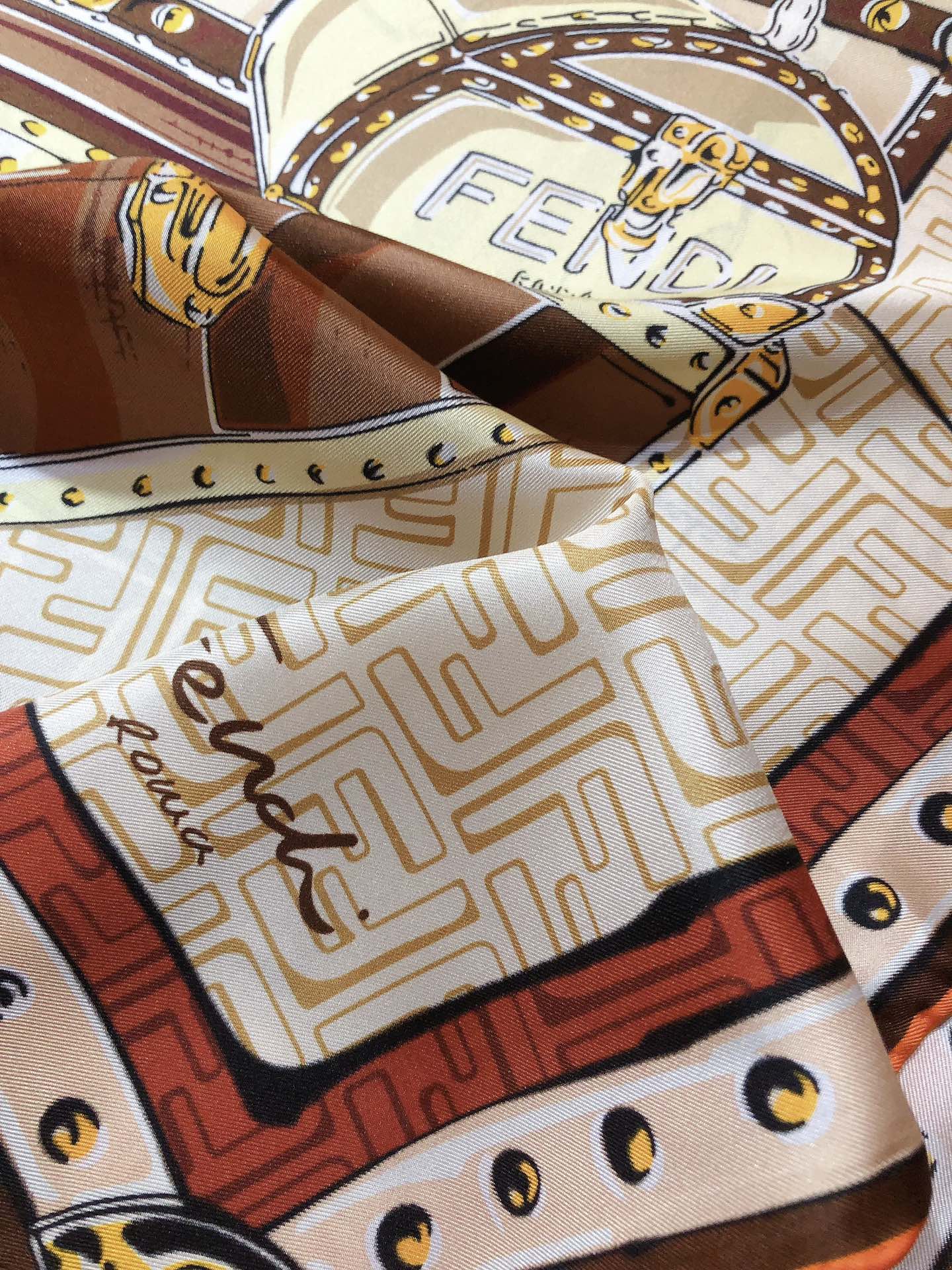 Vintage Handtasche Grafikdruck Seidenschal