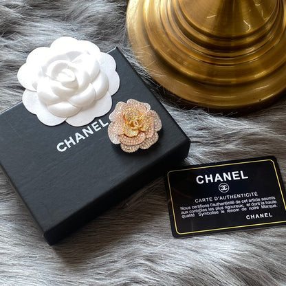 Funkelnde Diamant-Blumenbrosche