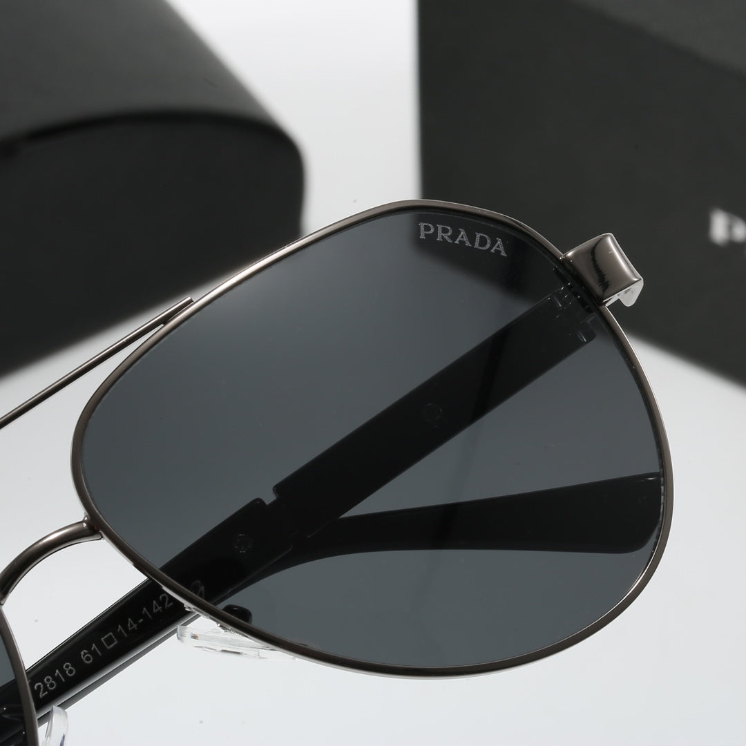 Sonnenbrille aus Metall mit Doppelsteg