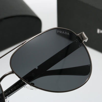 Sonnenbrille aus Metall mit Doppelsteg
