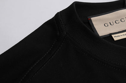 Einfaches bedrucktes T-Shirt