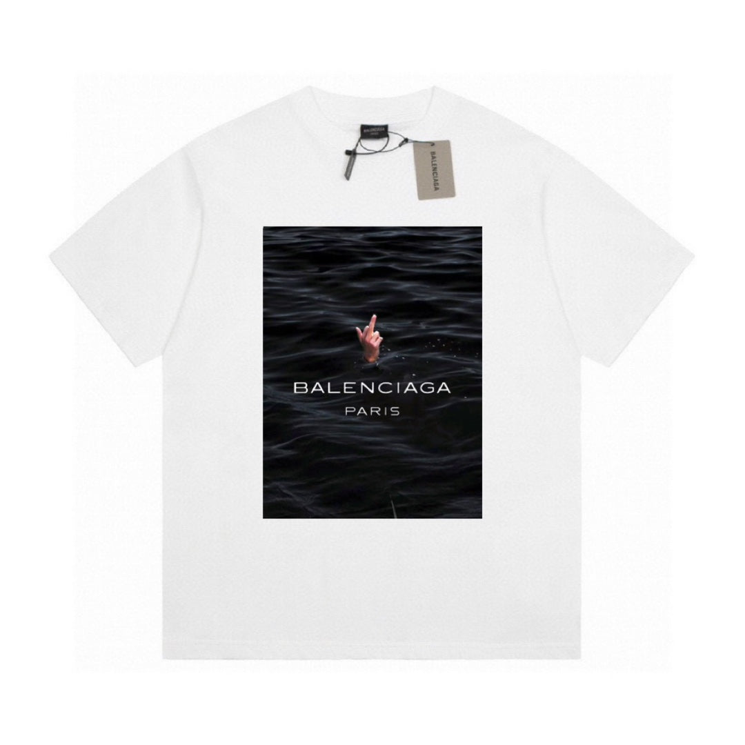 Kreatives bedrucktes T-Shirt