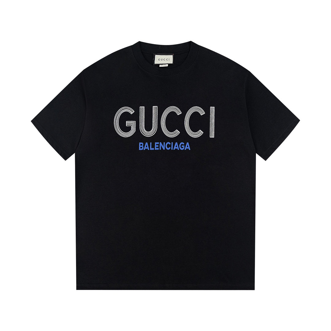 Modisches bedrucktes T-Shirt