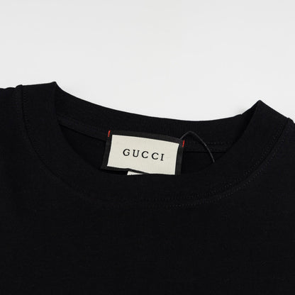 Modisches bedrucktes T-Shirt