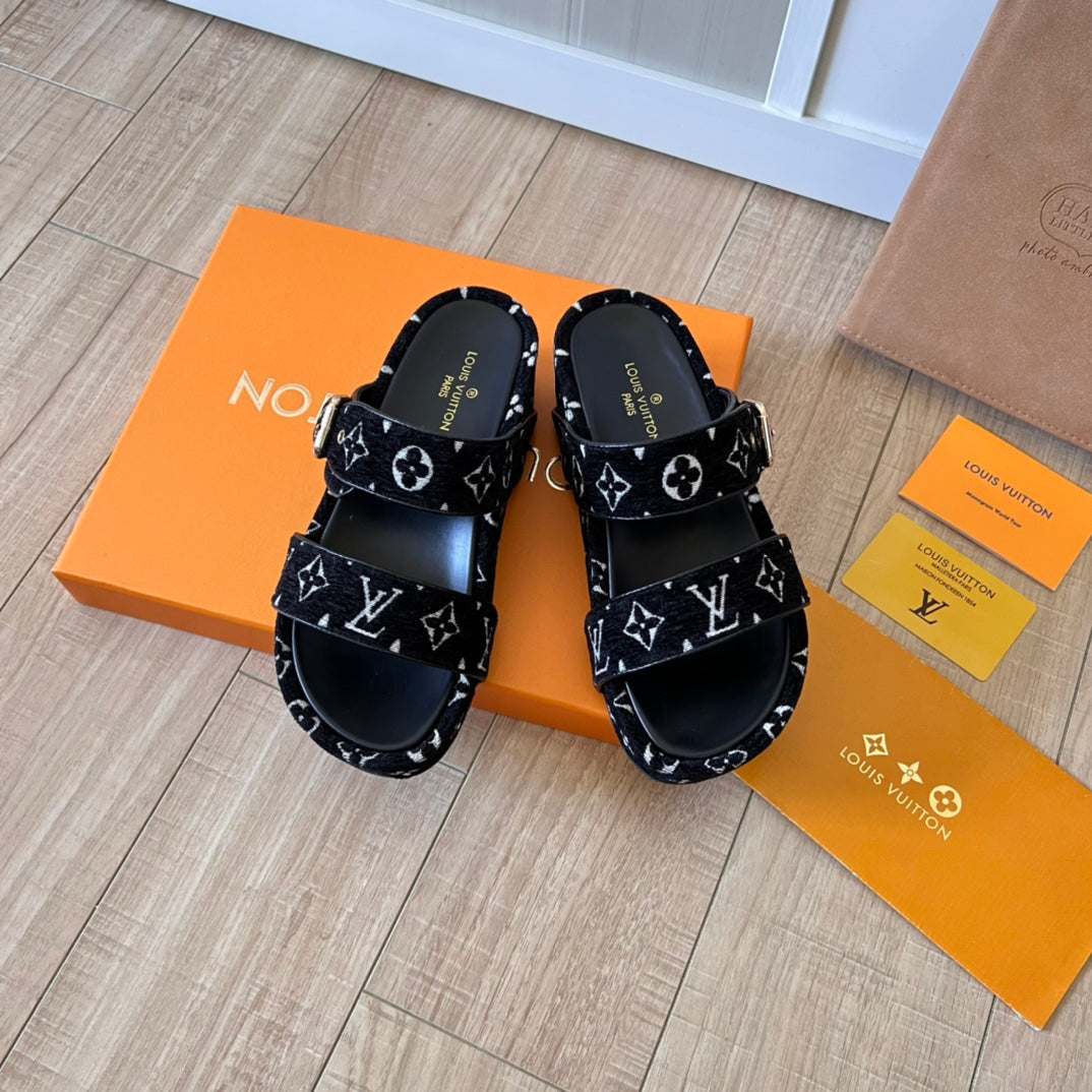 Dicke Wildleder-Monogramm-Pantoffeln