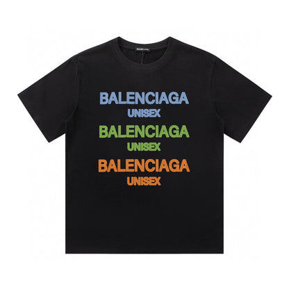 Klassisches T-Shirt mit Buchstabenaufdruck