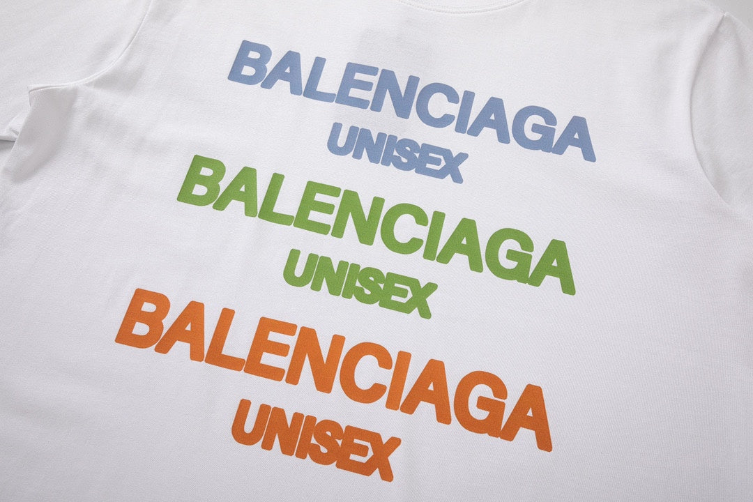 Klassisches T-Shirt mit Buchstabenaufdruck
