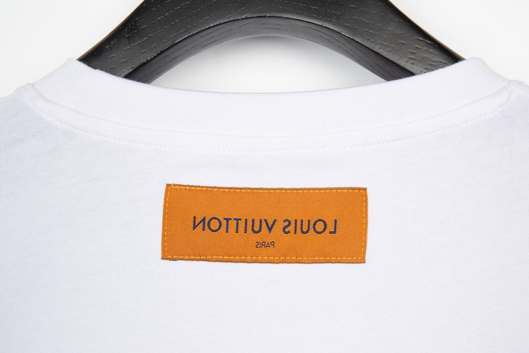 Buntes T-Shirt mit Buchstaben-Print