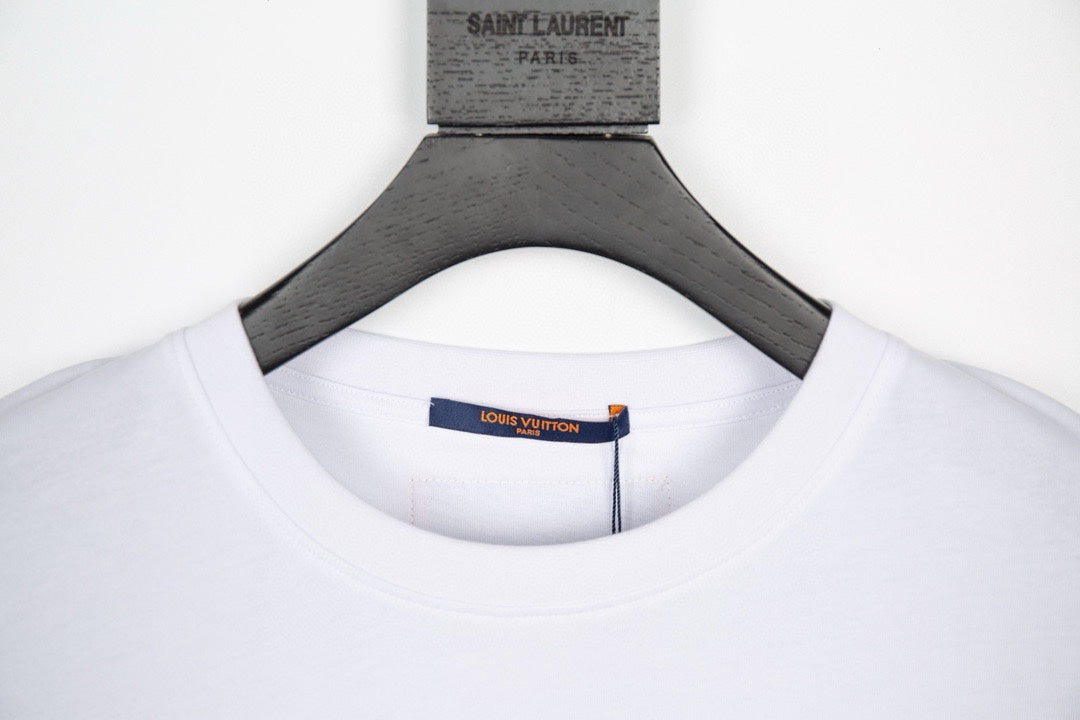Buntes T-Shirt mit Buchstaben-Print