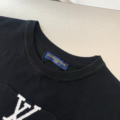 Gestricktes besticktes T-Shirt