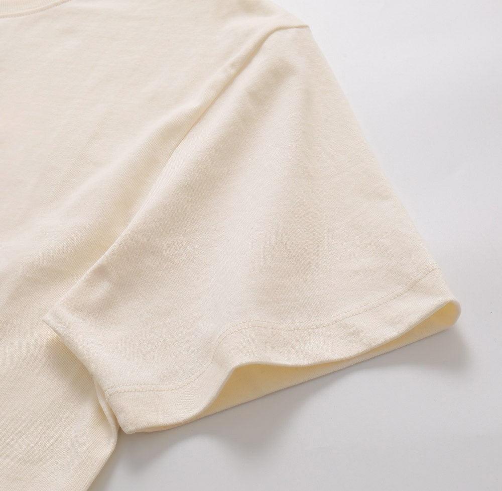 Einfaches T-Shirt aus bedruckter Baumwolle