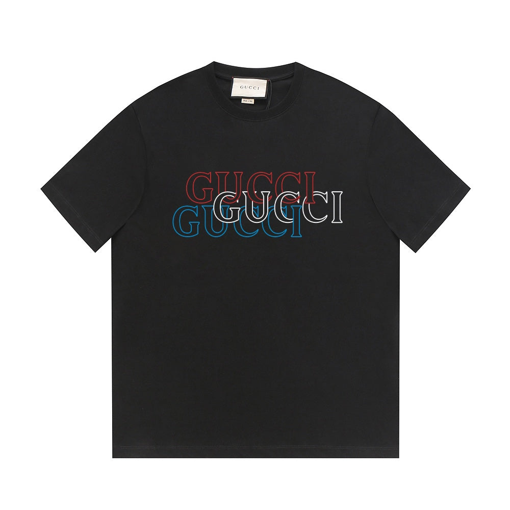 Einfaches T-Shirt aus bedruckter Baumwolle