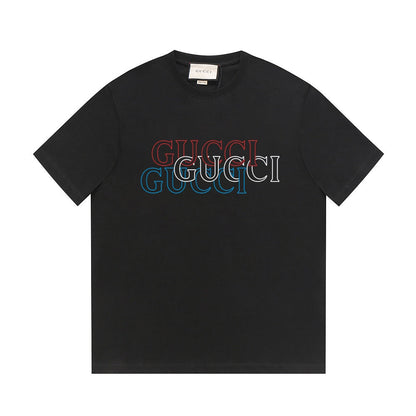 Einfaches T-Shirt aus bedruckter Baumwolle