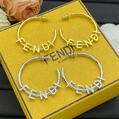 Fashion-Metallohrringe mit Buchstaben