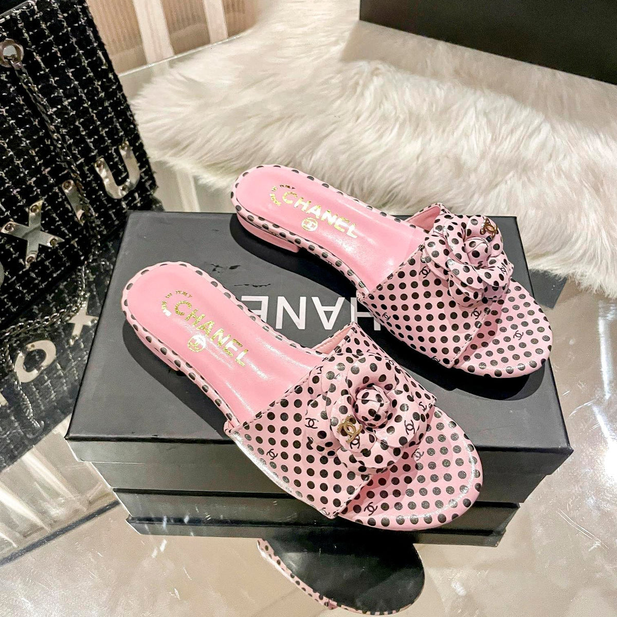 Retro Polka Dot Pantoffeln