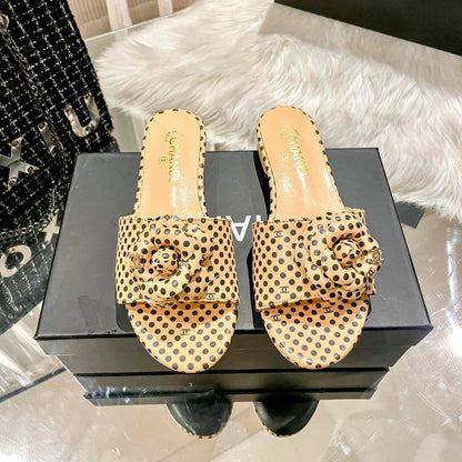 Retro Polka Dot Pantoffeln