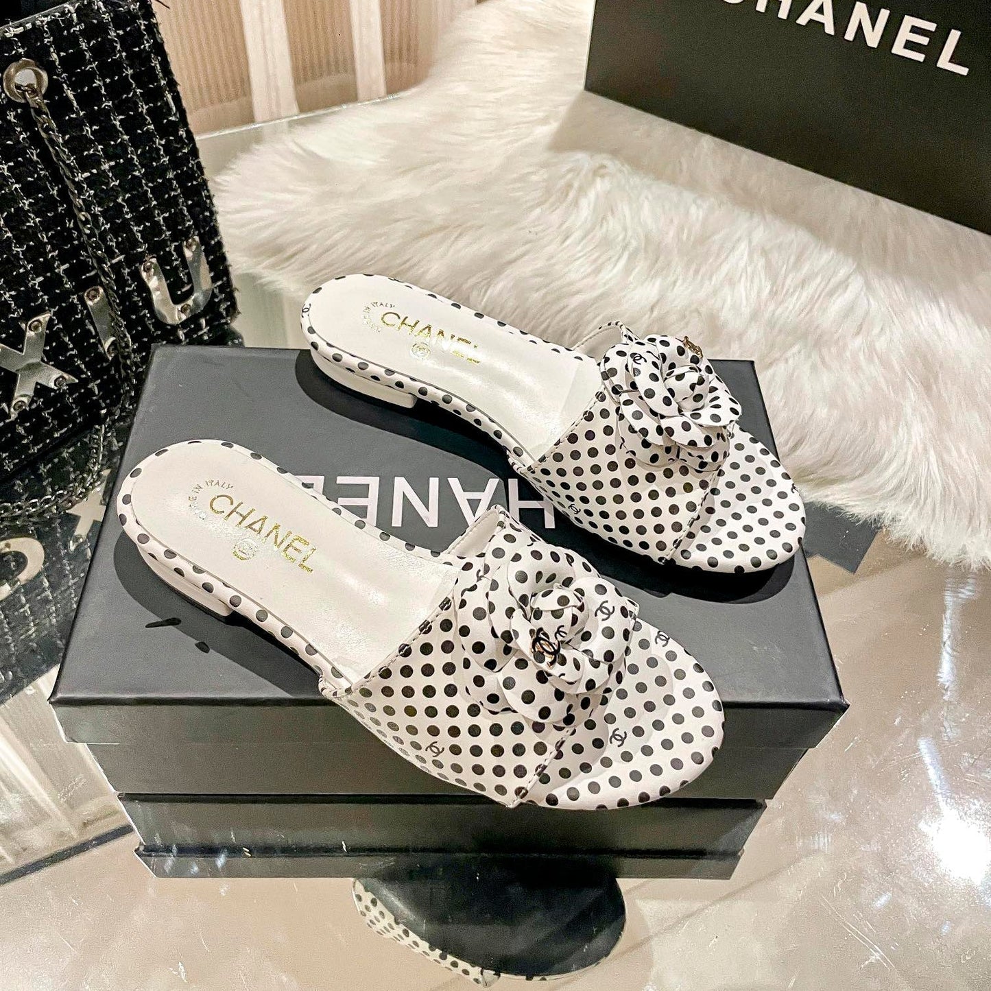 Retro Polka Dot Pantoffeln