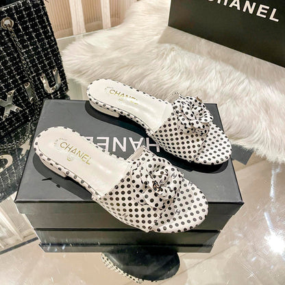 Retro Polka Dot Pantoffeln