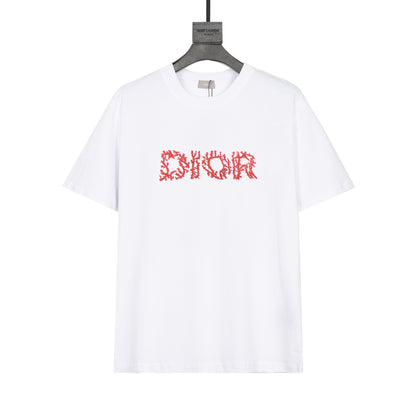 Einfaches besticktes T-Shirt
