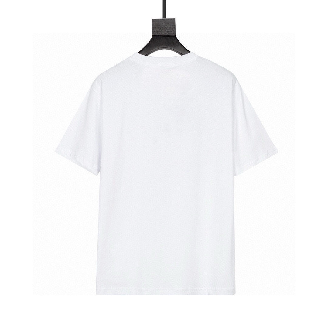 Einfaches besticktes T-Shirt