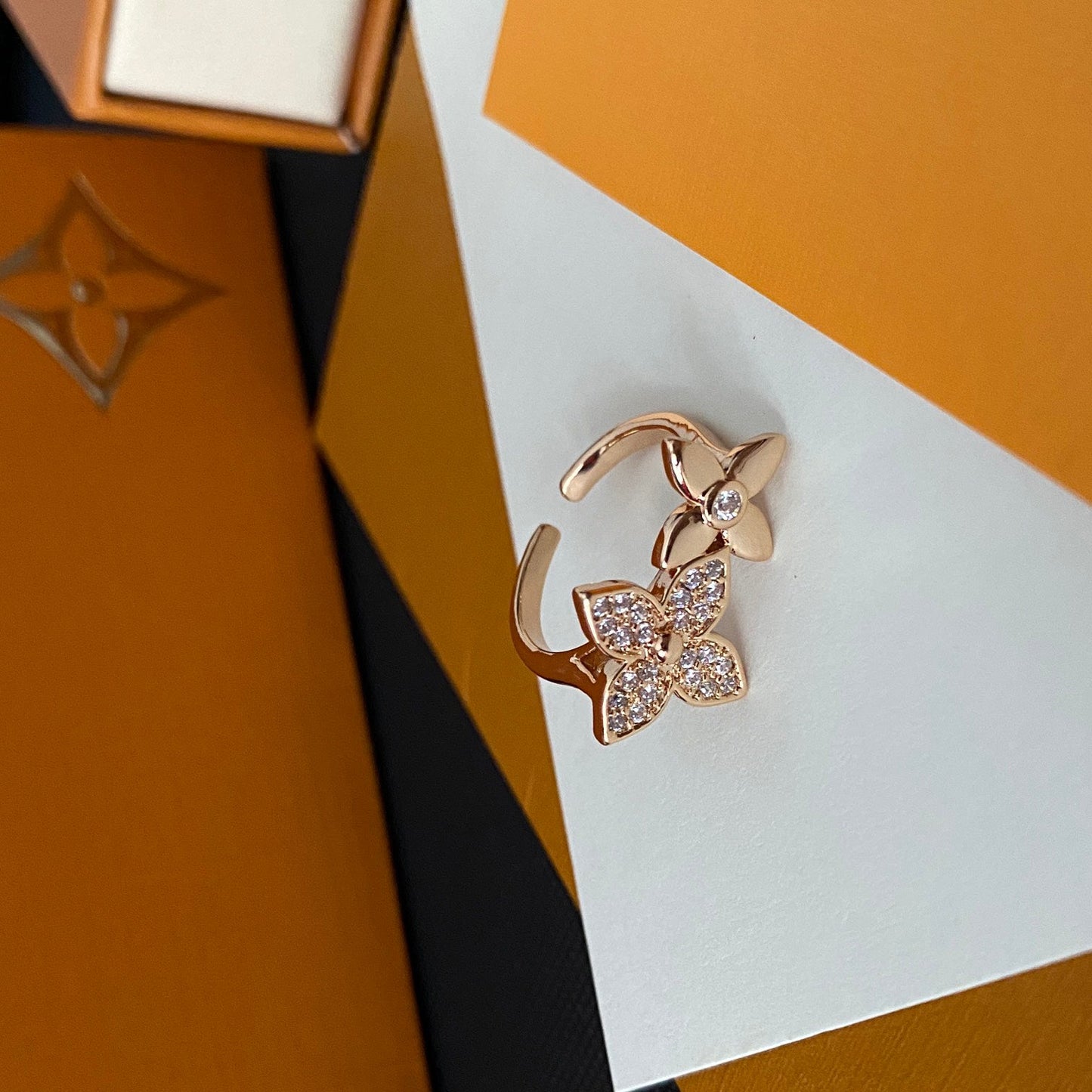 Diamant-Blumenring mit offener Form