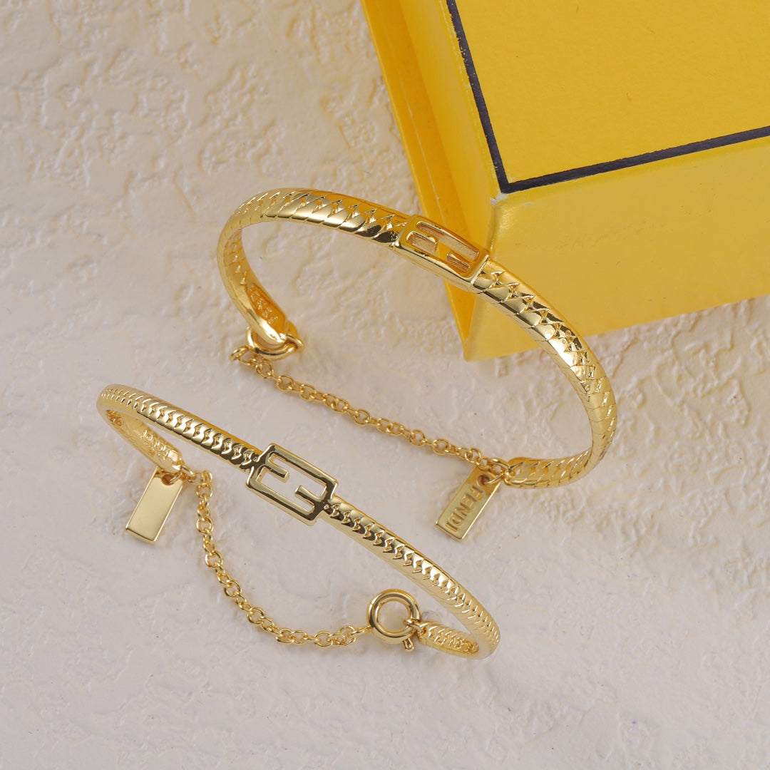 Goldfarbenes Baguette-Armband