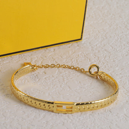 Goldfarbenes Baguette-Armband