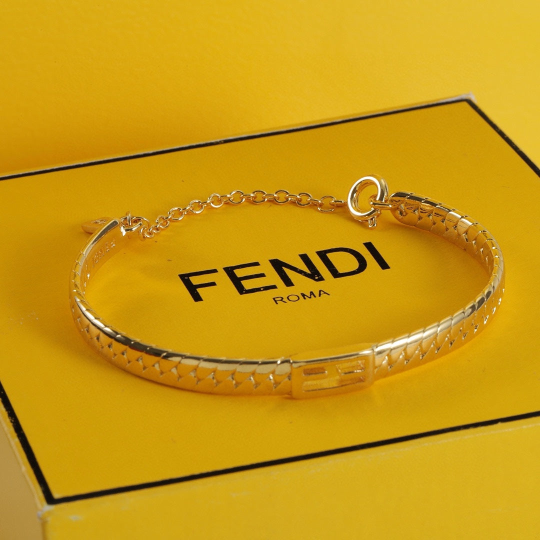 Goldfarbenes Baguette-Armband