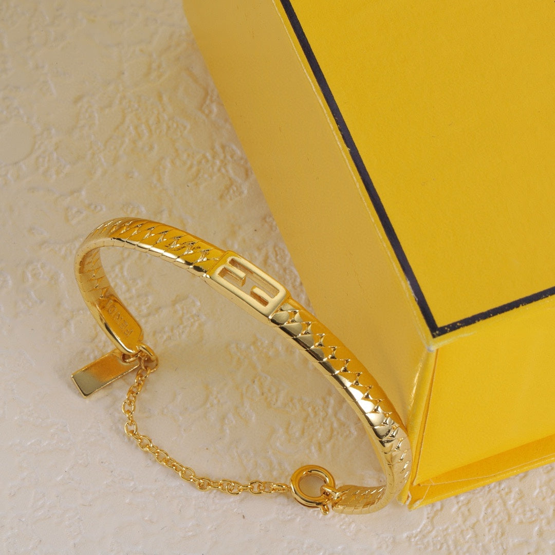 Goldfarbenes Baguette-Armband