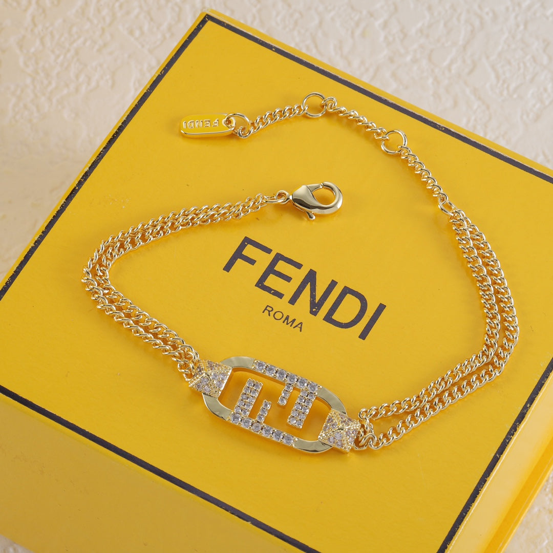Armband mit ineinandergreifenden F-Kristallen