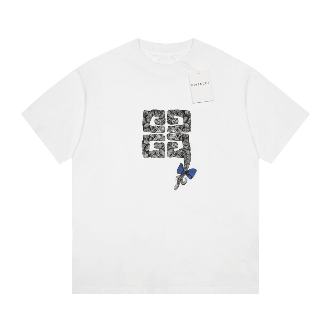 Modisches bedrucktes T-Shirt