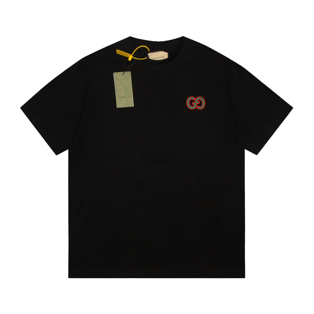 Einfaches besticktes T-Shirt