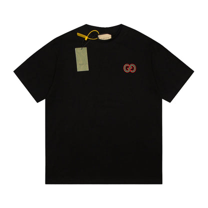 Einfaches besticktes T-Shirt
