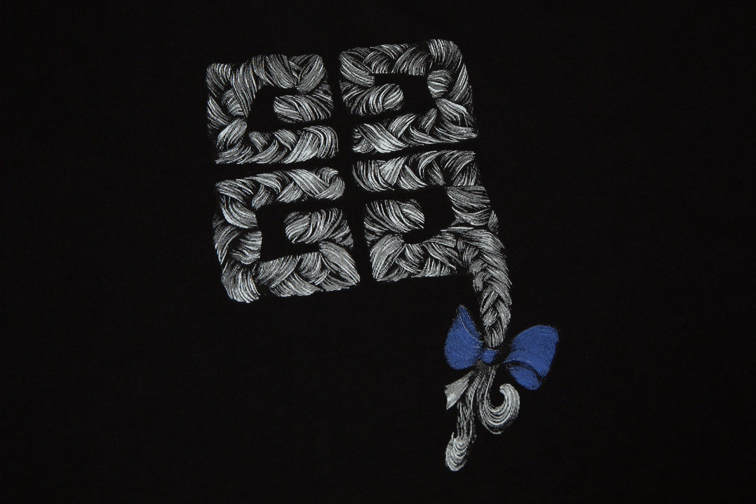 Modisches bedrucktes T-Shirt