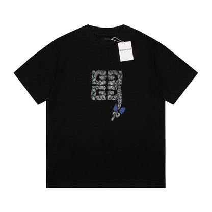 Modisches bedrucktes T-Shirt