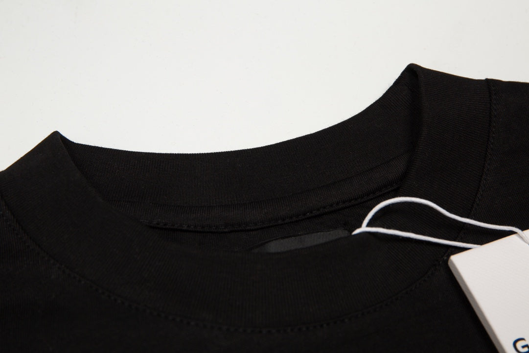 Modisches bedrucktes T-Shirt