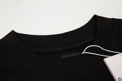 Modisches bedrucktes T-Shirt