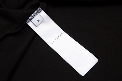 Modisches bedrucktes T-Shirt