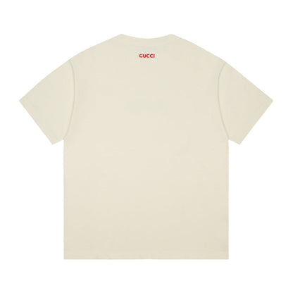 Einfaches besticktes T-Shirt
